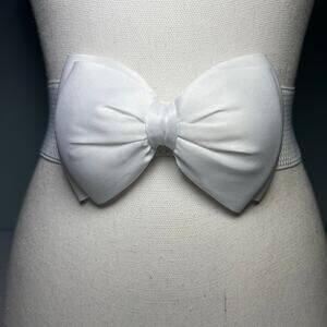 Vintage Style Size Small White Puffy Bow Wide Elastic Cinch Belt Snap Closure